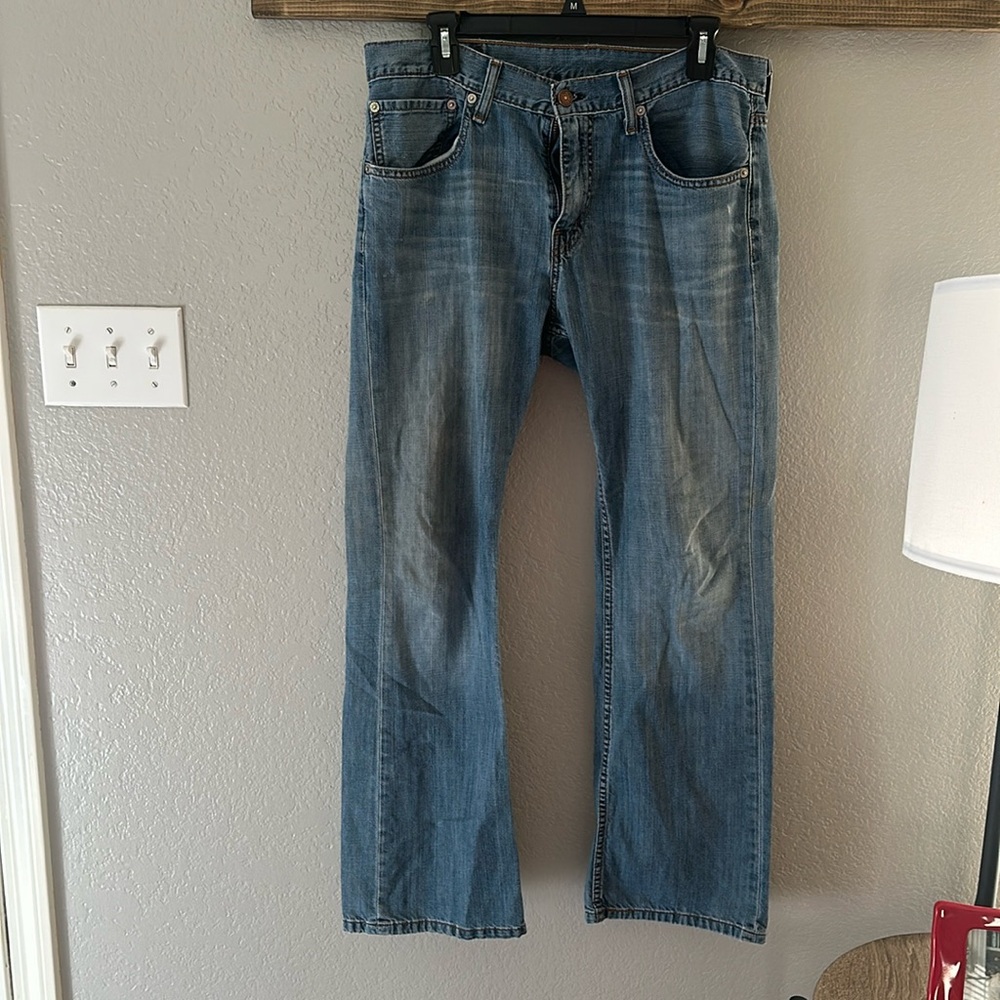 Levi jeans waist:34 Length: 30